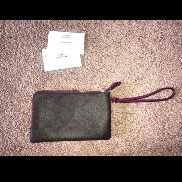 Coach Wristlet - Picture 3 of 3
